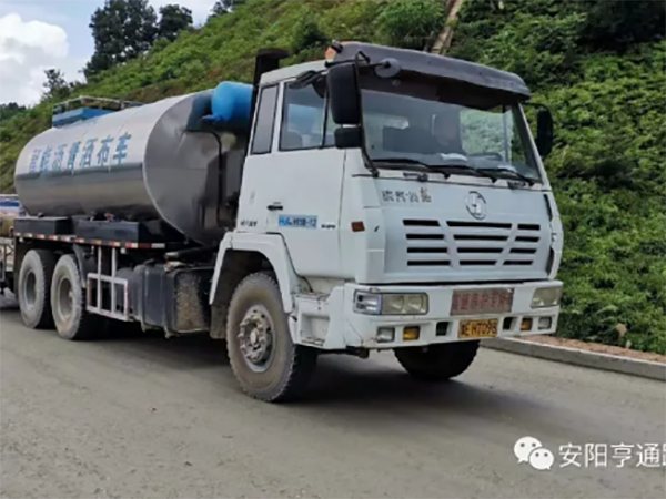 我公司廣東河惠莞項(xiàng)目透層、封層試驗(yàn)段完成