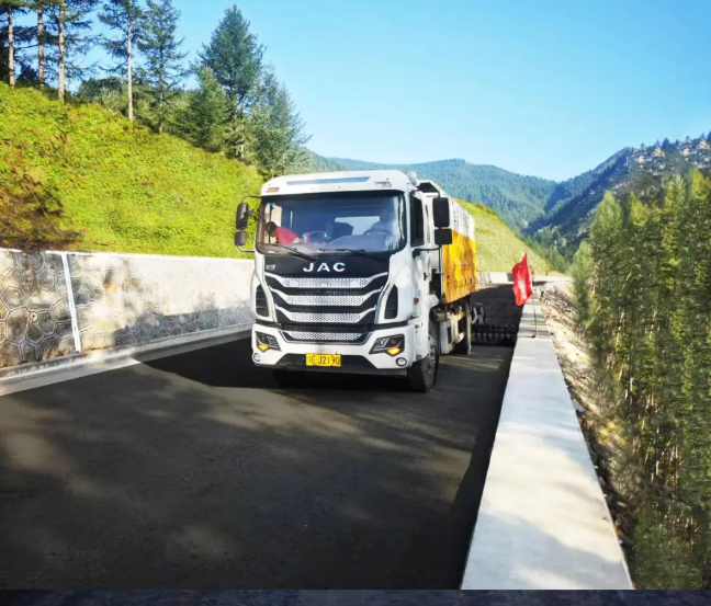 建設(shè)?邁進(jìn)‖奮楫揚(yáng)帆 賡續(xù)前行